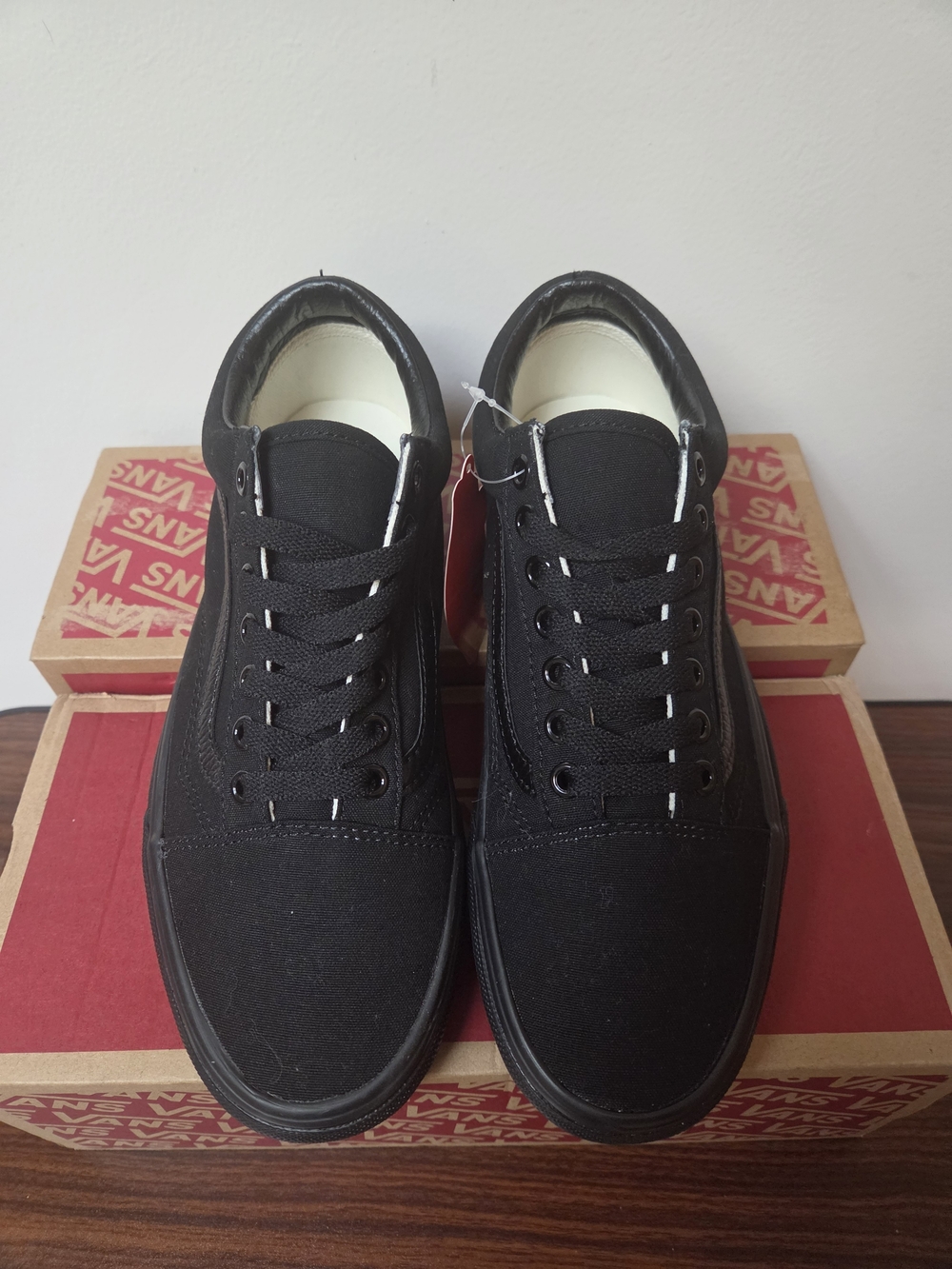 Vans Men’s Classic Black Canvas Low-Top Sneakers